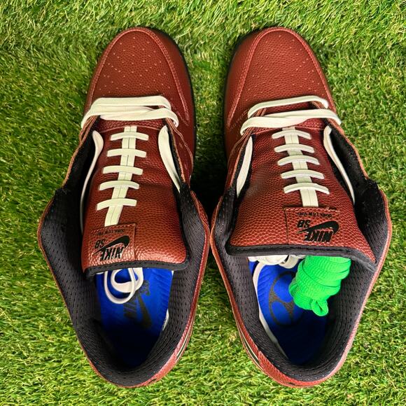 Nike Limosine Skateboards × Dunk
Low SB Football Size 13 HJ4131-200 - Picture 4 of 9